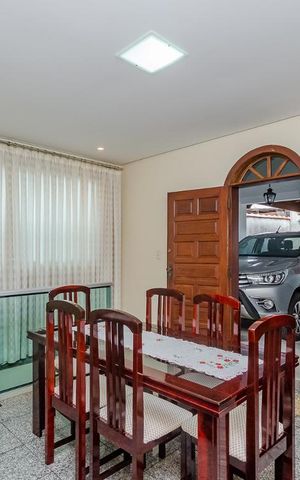 Casa à venda com 350m², 5 quartos e 8 vagasSala 2