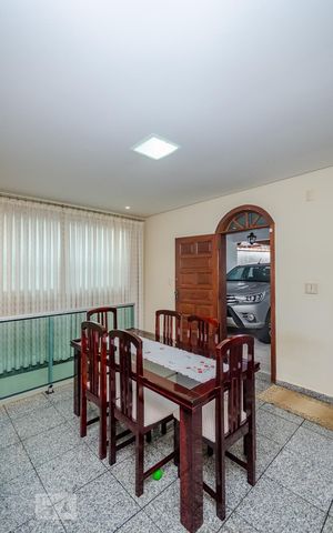 Casa à venda com 350m², 5 quartos e 8 vagasSala 2