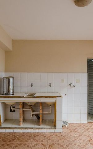Casa à venda com 350m², 5 quartos e 8 vagasÁrea de Serviço 2