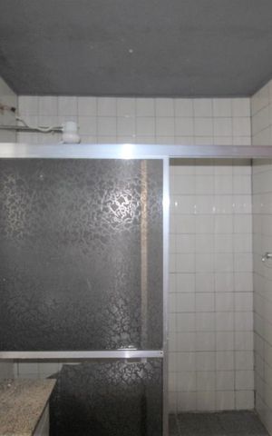 Casa à venda com 261m², 2 quartos e 2 vagasBanheiro social