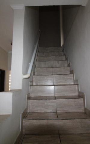 Casa à venda com 261m², 2 quartos e 2 vagasAcesso aos quartos