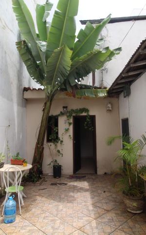 Casa à venda com 261m², 2 quartos e 2 vagasFachada interna