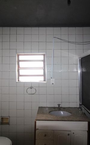 Casa à venda com 261m², 2 quartos e 2 vagasBanheiro social