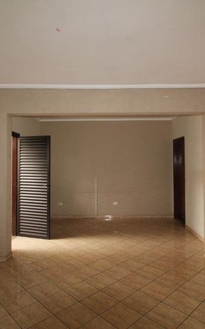 Casa à venda com 261m², 2 quartos e 2 vagasSala