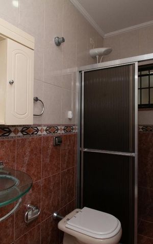 Casa à venda com 160m², 2 quartos e 2 vagas Casa à venda com 160m², 2 quartos e 2 vagasBanheiro Suite