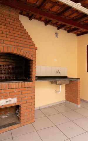 Casa à venda com 160m², 2 quartos e 2 vagas Casa à venda com 160m², 2 quartos e 2 vagasChurrasqueira