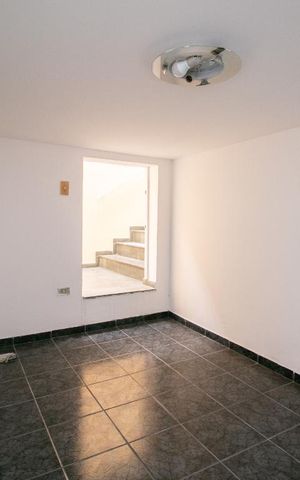 Casa à venda com 160m², 2 quartos e 2 vagas Casa à venda com 160m², 2 quartos e 2 vagasDepósito