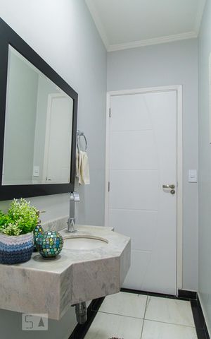 Casa à venda com 149m², 3 quartos e 2 vagas Casa à venda com 149m², 3 quartos e 2 vagasLavabo