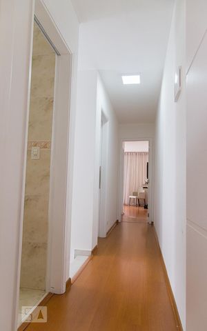 Casa à venda com 149m², 3 quartos e 2 vagas Casa à venda com 149m², 3 quartos e 2 vagasCorredor