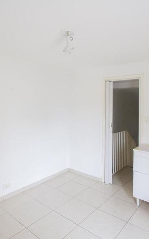 Casa à venda com 131m², 3 quartos e 2 vagasQuarto 1