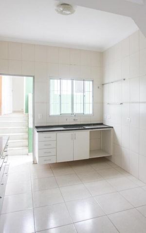 Casa à venda com 131m², 3 quartos e 2 vagasCozinha
