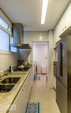 Apartamento à venda com 98m², 2 quartos e 1 vaga Apartamento à venda com 98m², 2 quartos e 1 vagaCozinha