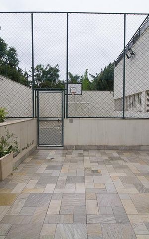 Apartamento para alugar com 100m², 3 quartos e 2 vagas Apartamento para alugar com 100m², 3 quartos e 2 vagasEntrada para quadra esportiva