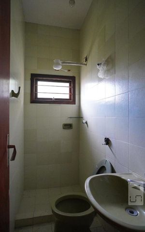 Casa para alugar com 238m², 4 quartos e 2 vagasLavabo Garagem