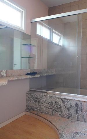 Casa para alugar com 238m², 4 quartos e 2 vagasBanheiro da Suíte