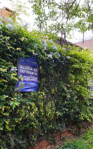 Casa para alugar com 238m², 4 quartos e 2 vagasFachada Rua