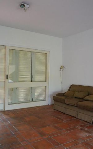 Casa para alugar com 238m², 4 quartos e 2 vagasSala