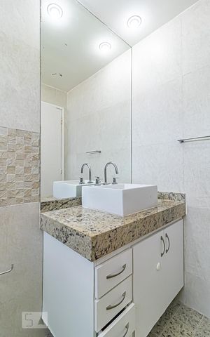 Apartamento à venda com 87m², 2 quartos e 1 vagaBanheiro da Suíte