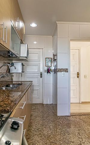 Apartamento à venda com 87m², 2 quartos e 1 vagaCozinha - Armários
