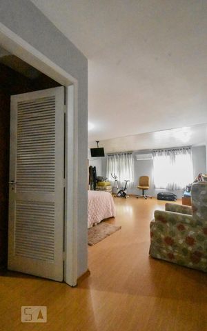 Casa à venda com 500m², 8 quartos e 5 vagasSuíte