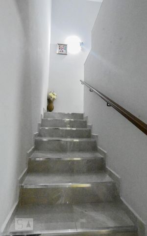 Casa à venda com 500m², 8 quartos e 5 vagasEscada