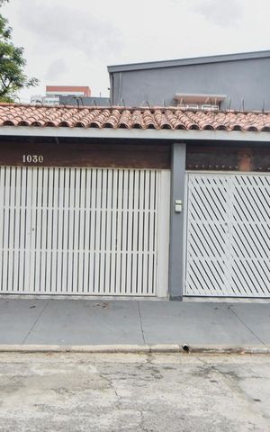 Casa à venda com 500m², 8 quartos e 5 vagasCasa