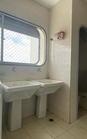 Apartamento para alugar com 290m², 4 quartos e 3 vagas Apartamento para alugar com 290m², 4 quartos e 3 vagasÁrea de Serviço