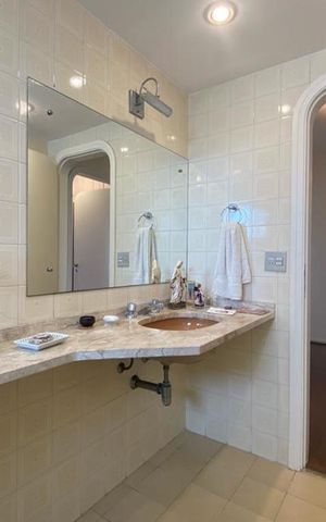 Apartamento para alugar com 290m², 4 quartos e 3 vagas Apartamento para alugar com 290m², 4 quartos e 3 vagasBanheiro