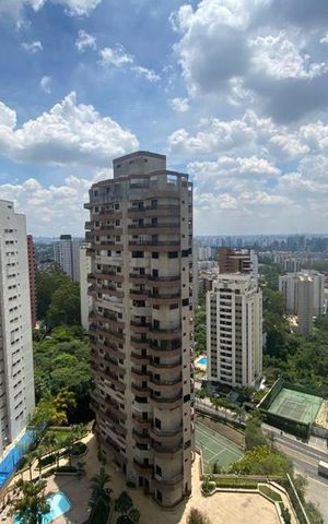 Apartamento para alugar com 290m², 4 quartos e 3 vagas Apartamento para alugar com 290m², 4 quartos e 3 vagasVista do Quarto 4