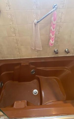 Apartamento para alugar com 290m², 4 quartos e 3 vagas Apartamento para alugar com 290m², 4 quartos e 3 vagasBanheira