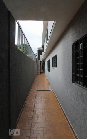 Casa à venda com 208m², 4 quartos e 2 vagas Casa à venda com 208m², 4 quartos e 2 vagasTerraço