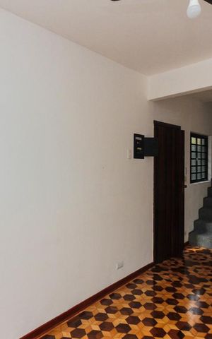 Casa à venda com 208m², 4 quartos e 2 vagas Casa à venda com 208m², 4 quartos e 2 vagasSala
