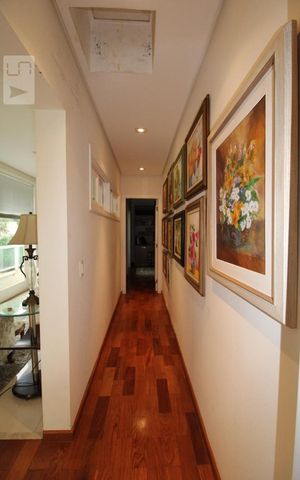 Casa de condomínio à venda com 407m², 4 quartos e sem vagaCorredor