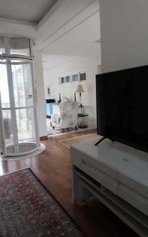 Casa de condomínio à venda com 407m², 4 quartos e sem vagaSala de TV