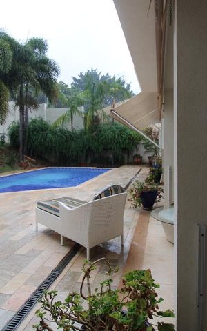 Casa de condomínio à venda com 407m², 4 quartos e sem vagaPiscina e Varanda