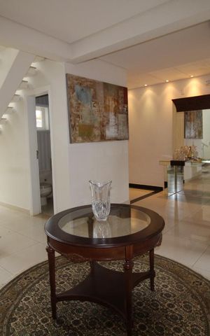 Casa de condomínio à venda com 407m², 4 quartos e sem vagaHall de Entrada