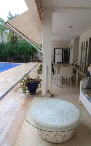Casa de condomínio à venda com 407m², 4 quartos e sem vagaVaranda 
