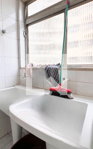 Apartamento à venda com 143m², 4 quartos e 2 vagas Apartamento à venda com 143m², 4 quartos e 2 vagasÁrea de serviço, 2 tanques