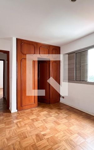 Apartamento à venda com 143m², 4 quartos e 2 vagas Apartamento à venda com 143m², 4 quartos e 2 vagasSuite, armário e janela