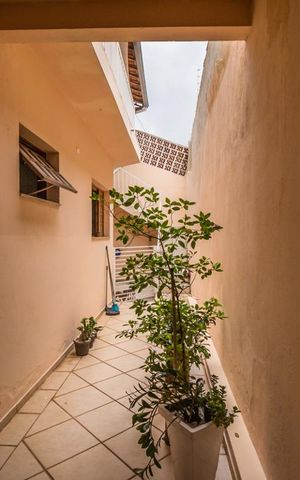 Casa à venda com 223m², 2 quartos e 3 vagas Casa à venda com 223m², 2 quartos e 3 vagasQuintal