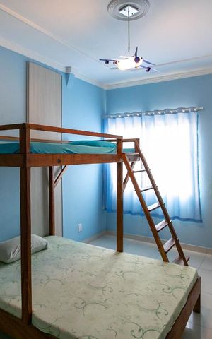 Casa à venda com 250m², 4 quartos e 4 vagas Casa à venda com 250m², 4 quartos e 4 vagasQuarto 1