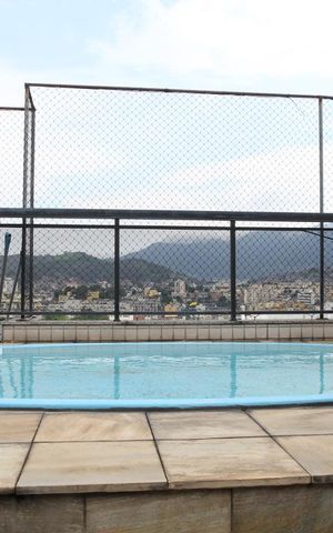Apartamento à venda com 251m², 4 quartos e 3 vagasPiscina