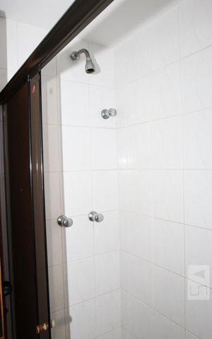 Apartamento à venda com 251m², 4 quartos e 3 vagasBanheiro da Suíte 3