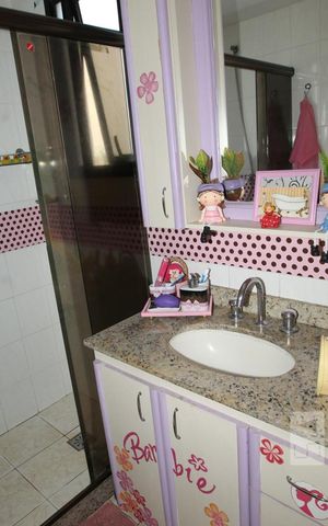 Apartamento à venda com 251m², 4 quartos e 3 vagasBanheiro da Suíte 1
