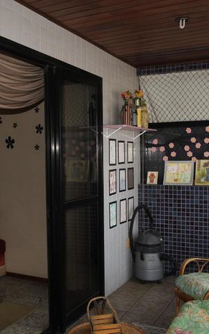 Apartamento à venda com 251m², 4 quartos e 3 vagasVaranda