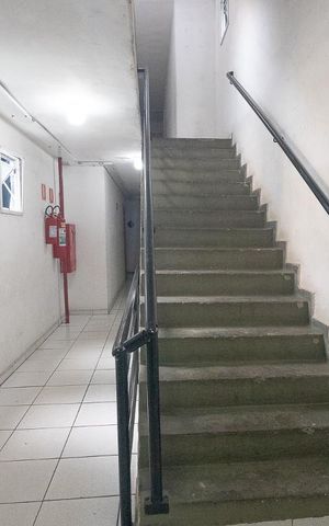 Apartamento à venda com 54m², 2 quartos e 1 vaga Apartamento à venda com 54m², 2 quartos e 1 vagaEscadas