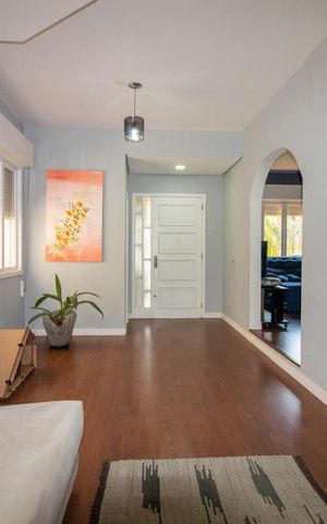 Casa à venda com 262m², 3 quartos e 4 vagas Casa à venda com 262m², 3 quartos e 4 vagasSala 1