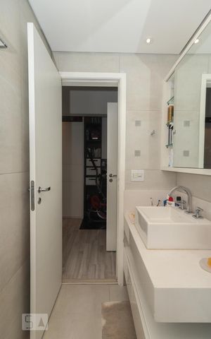 Apartamento à venda com 94m², 2 quartos e 1 vagaBanheiro da Suite