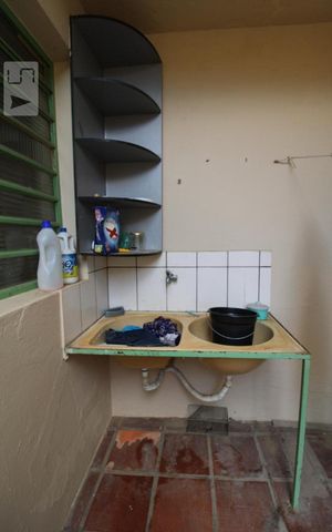 Casa à venda com 181m², 4 quartos e sem vagaÁrea de Serviço (térreo)