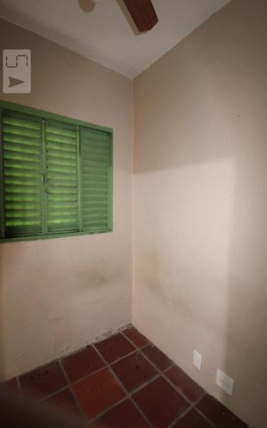 Casa à venda com 181m², 4 quartos e sem vagaDespejo (térreo)